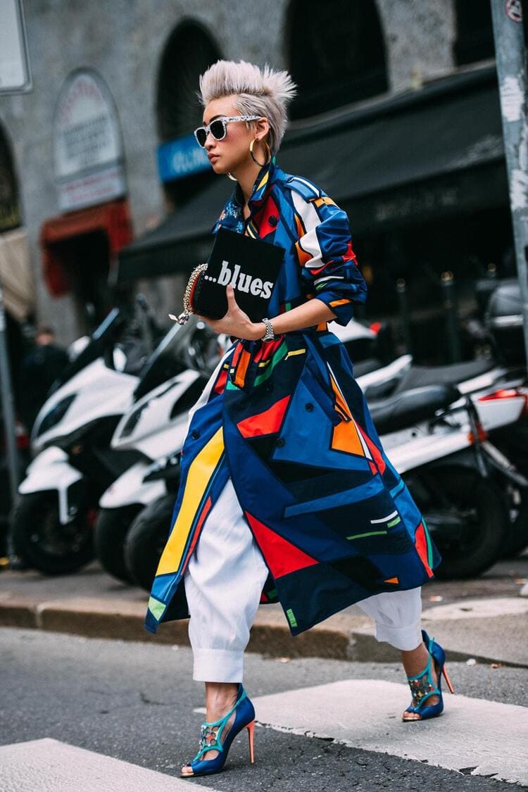 Actress Carrie Bradshaw's Walking in the Street Wearing Overlaying Patterns