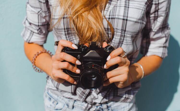 fashion blogger camera hands