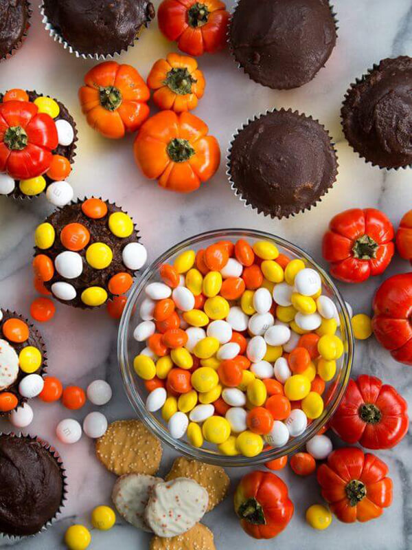 Halloween Sheet Pan Cupcakes